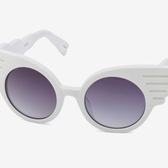 ISO! Linda Farrow x Jeremy Scott Wing Sunglasses - Picture 2 of 2